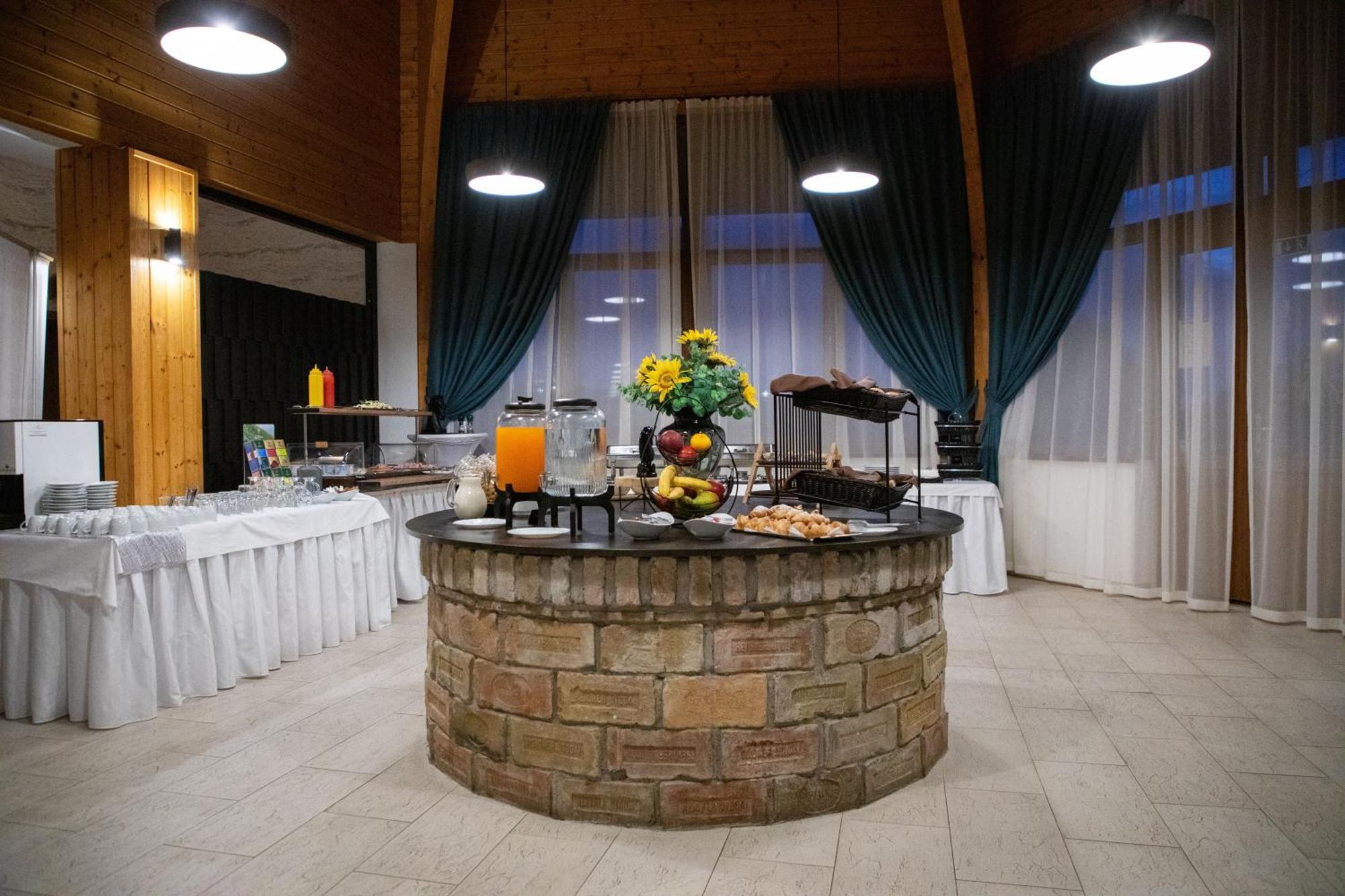 Hotel Rozalka 베즈녹 외부 사진