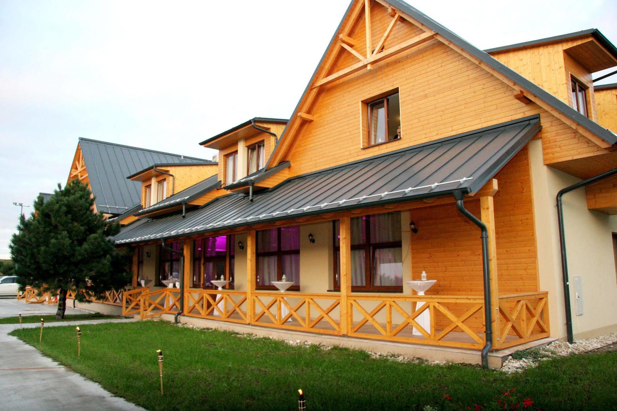 Hotel Rozalka 베즈녹 외부 사진