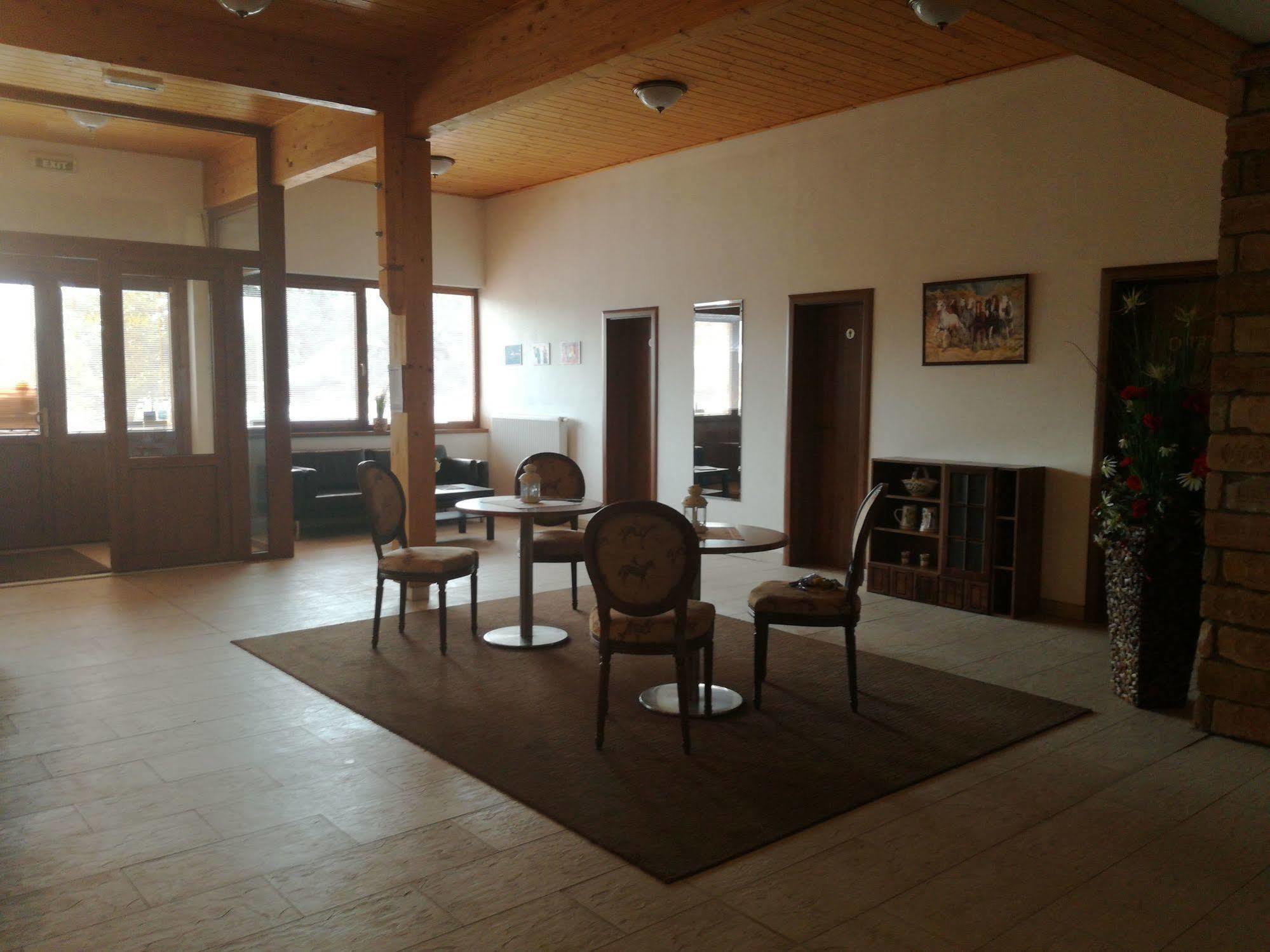 Hotel Rozalka 베즈녹 외부 사진