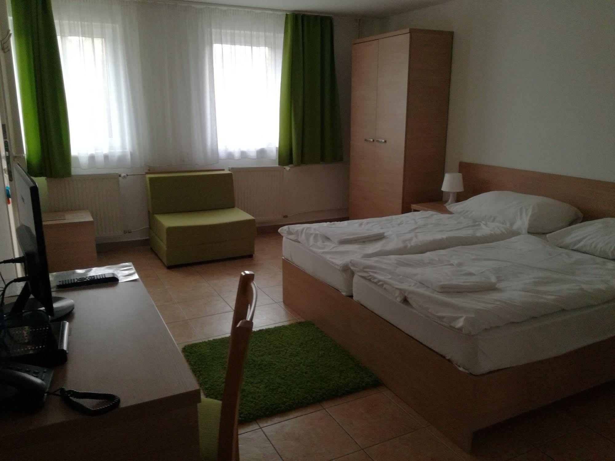 Hotel Rozalka 베즈녹 외부 사진